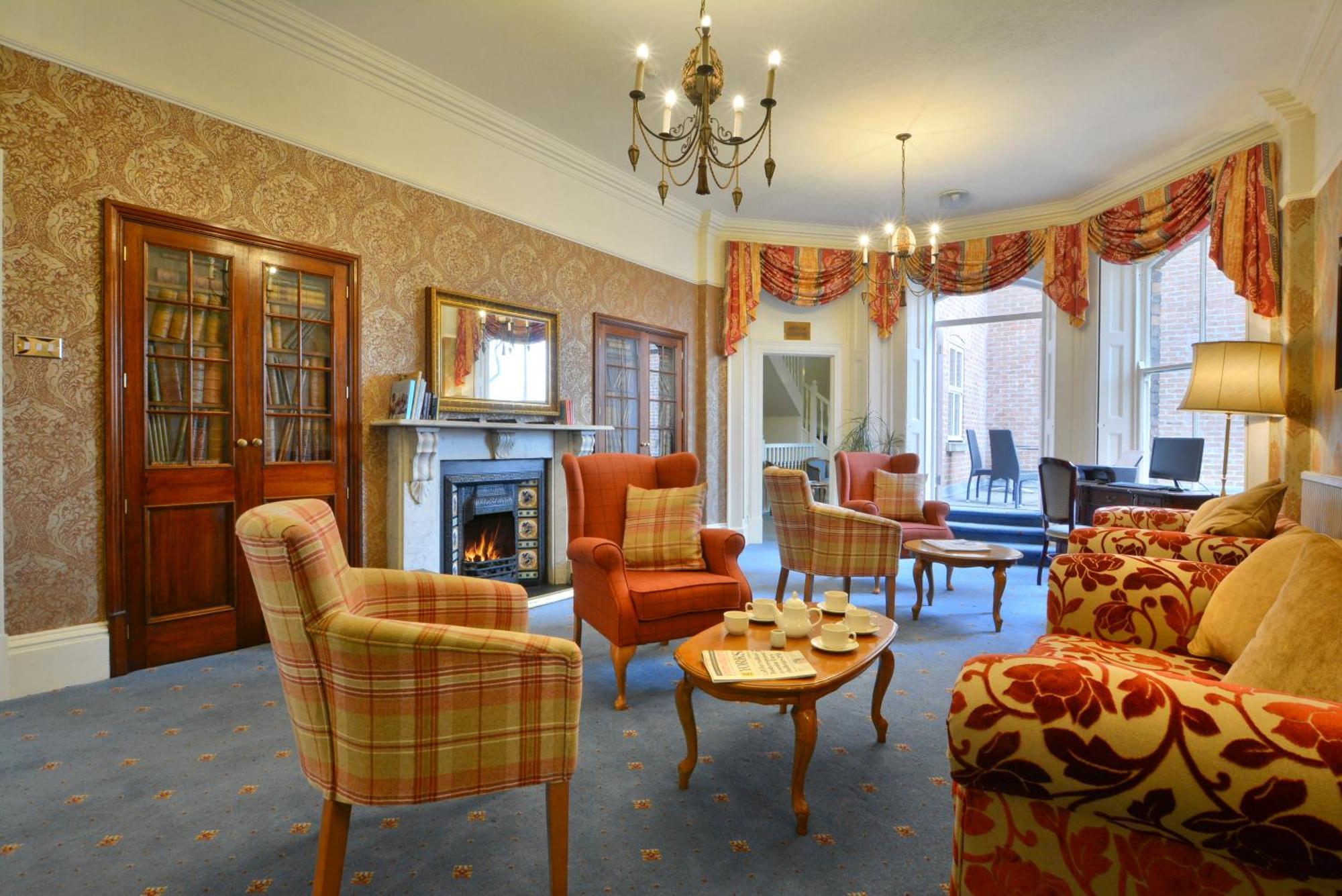 Best Western Kilima Hotel York Exteriör bild